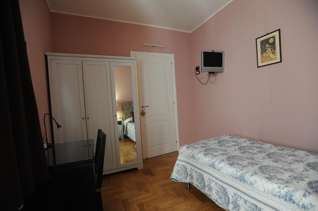 B&B Aurora Domus D'A-Mare Pesaro Pokoj fotografie