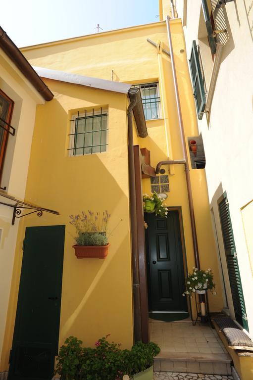 B&B Aurora Domus D'A-Mare Pesaro Exteriér fotografie