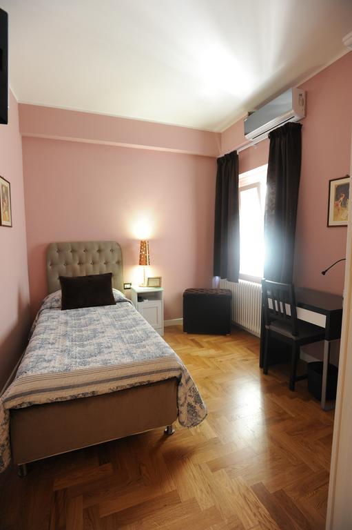 B&B Aurora Domus D'A-Mare Pesaro Pokoj fotografie